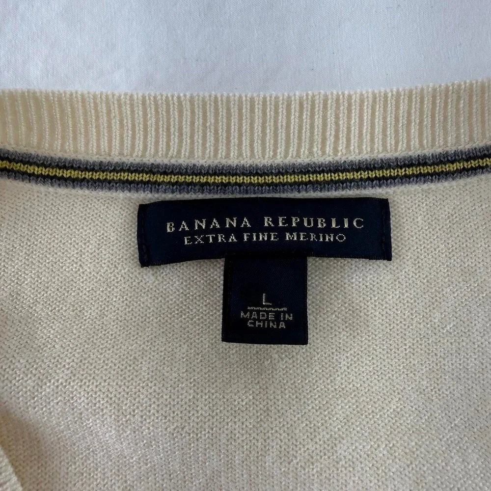 Banana Republic 100% Extra Fine Merino Wool V-Neck Cream Mens L Old Money Preppy